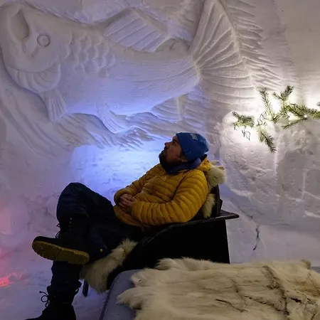 Lucky Ranch Snow Igloos *